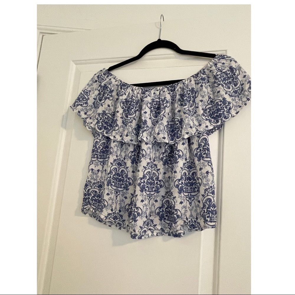 Off the shoulder summer shirt